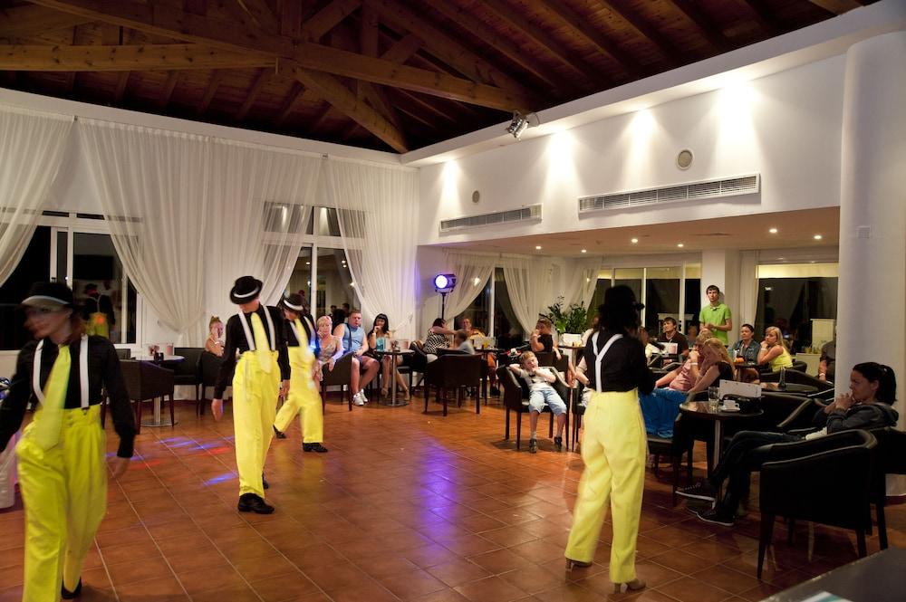Akti Beach Hotel & Village Resort Klorakas Екстериор снимка