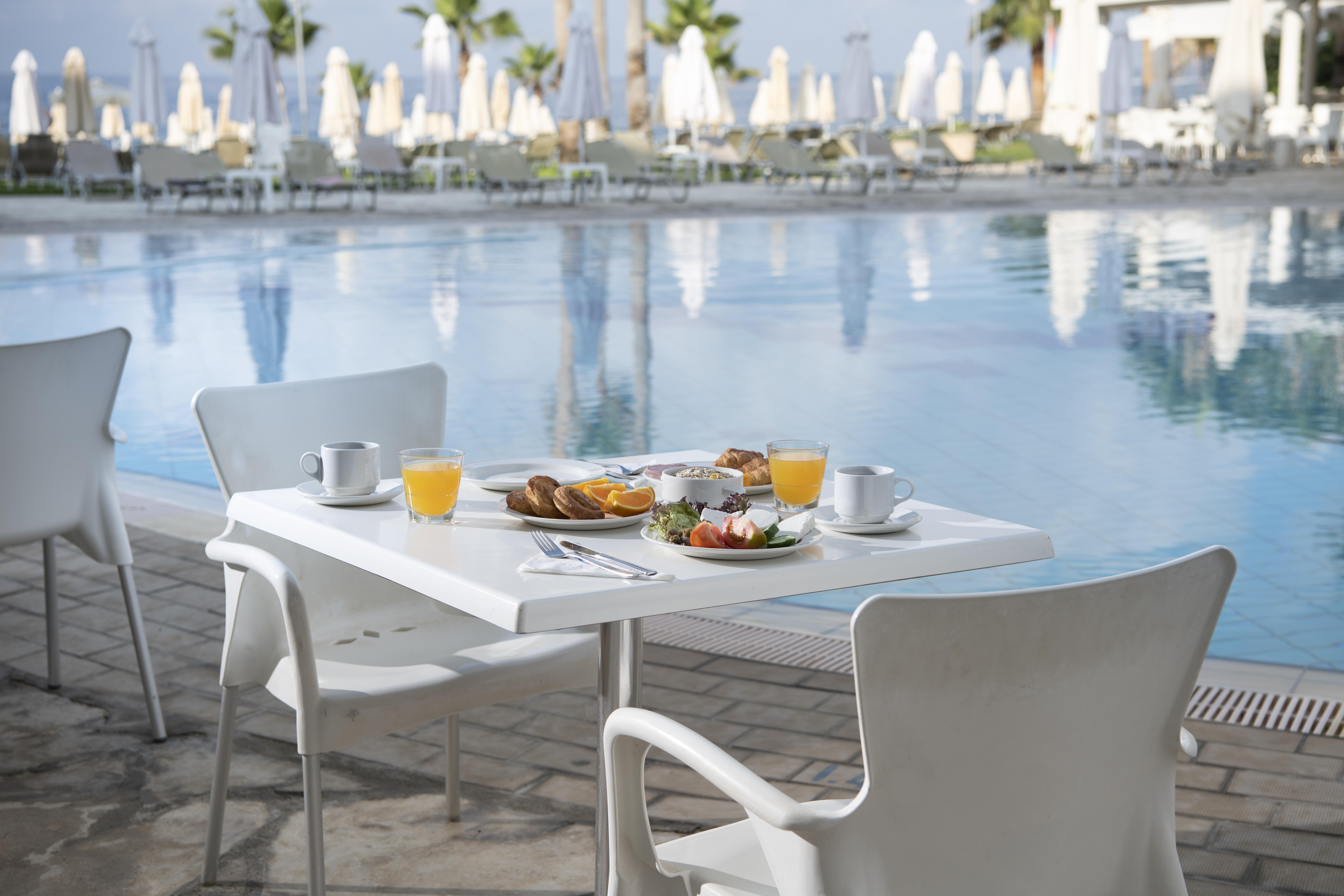 Akti Beach Hotel & Village Resort Klorakas Екстериор снимка